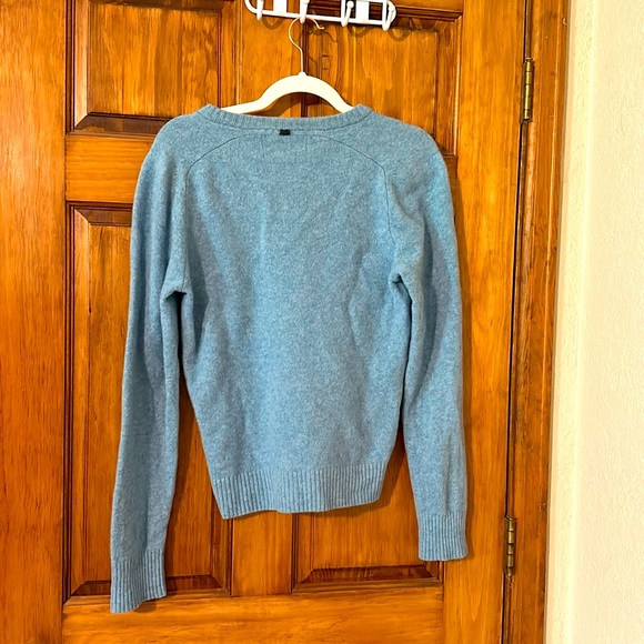 Penguin sweater (SHRUNK) V-Neck robins egg blue size large (xsmall) - Picture 3 of 9